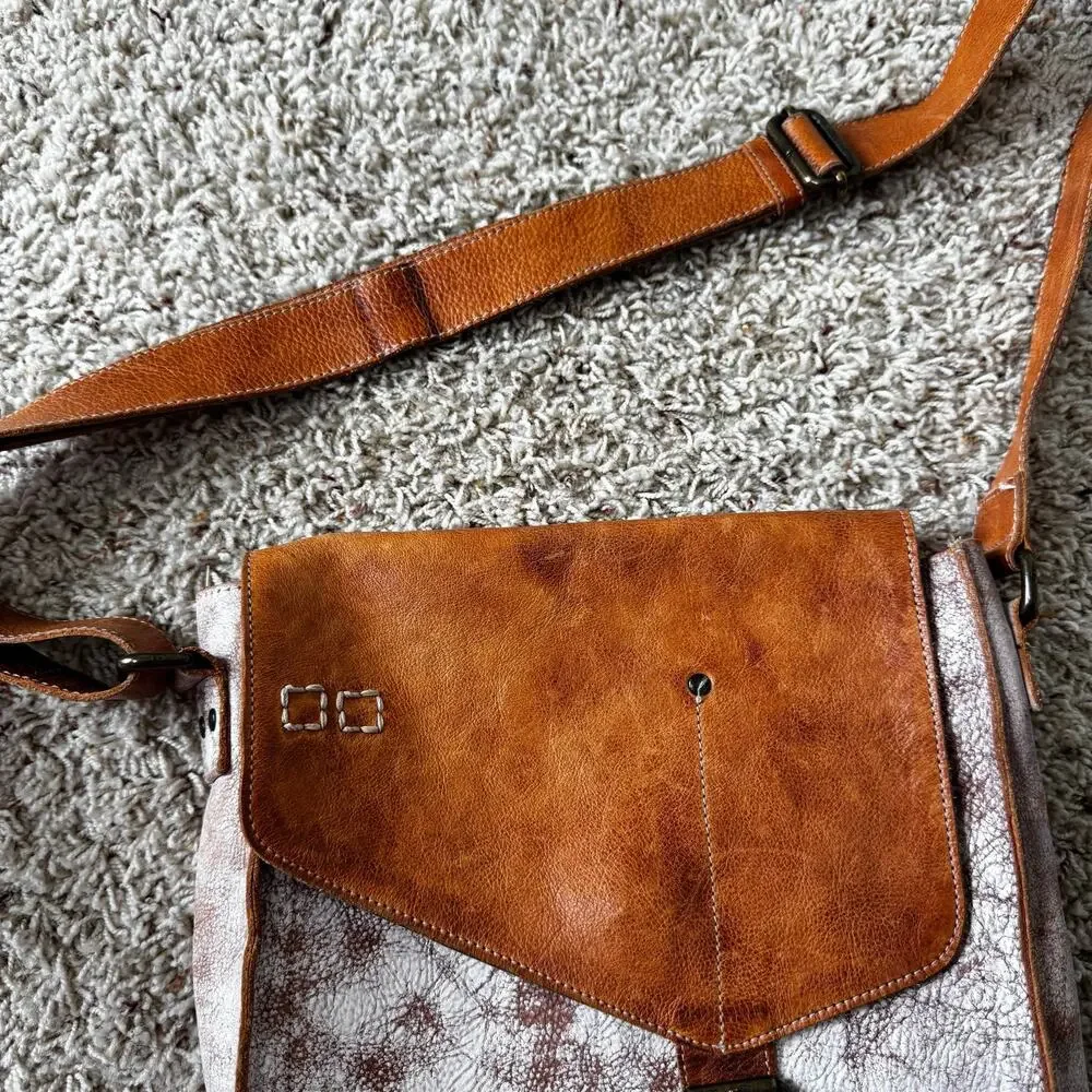 BED STU Venice Beach Leather Buckled Crossbody Purse Nectar Lux Tan Rustic